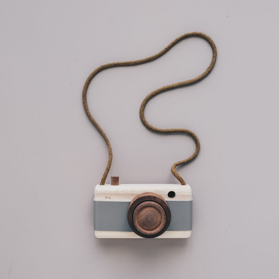 Wooden Camera (River Pebble Grey)