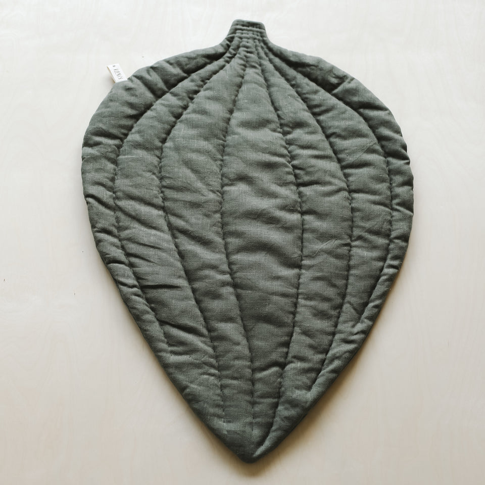 Linen Leaf Mat (Olive)