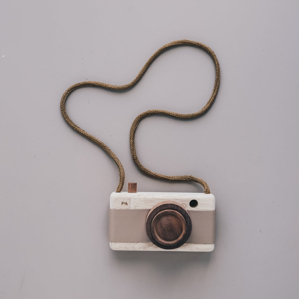 Wooden Camera (Cat's Paw Pink)